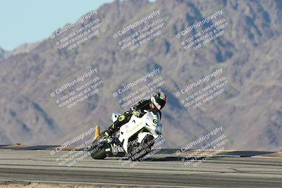 media/Dec-01-2025-Moto Forza (Mon) [[2daa91e15f]]/3-Beginner Group/Session 4 Turn 9/